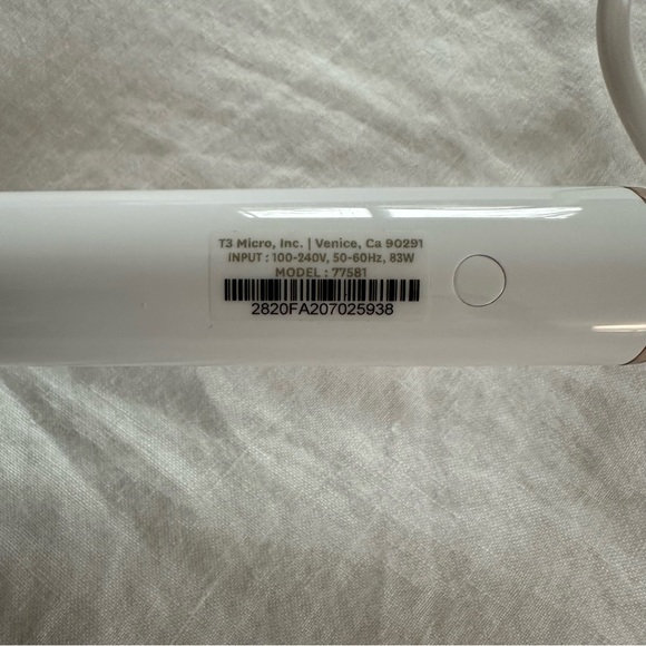 T3 Twirl Ceramic Curling Iron 1.25 inch - Picture 3 of 8